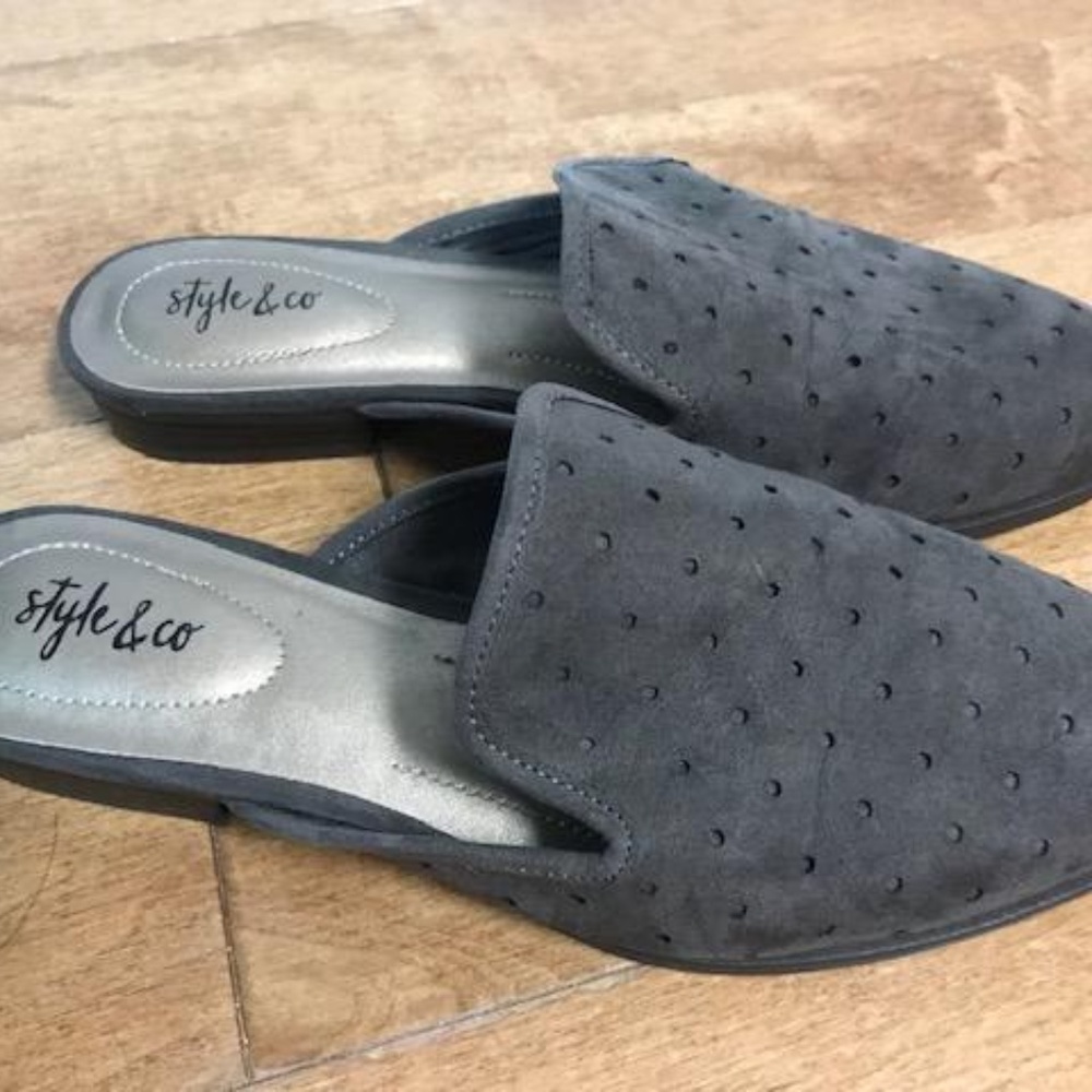 Shoes - Picture 2 of 6